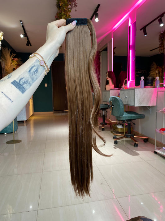 PONY TAIL CASTAÑA CLARA VELCRO 50 CM