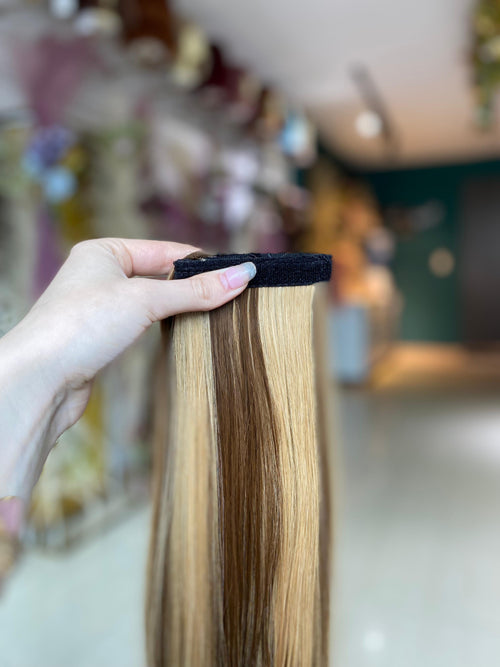 PONY TAIL VELCRO CASTAÑA MECHONES RUBIOS
